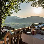 ホテル Burg Altpernstein