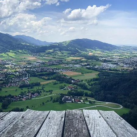 Burg Altpernstein Hotell