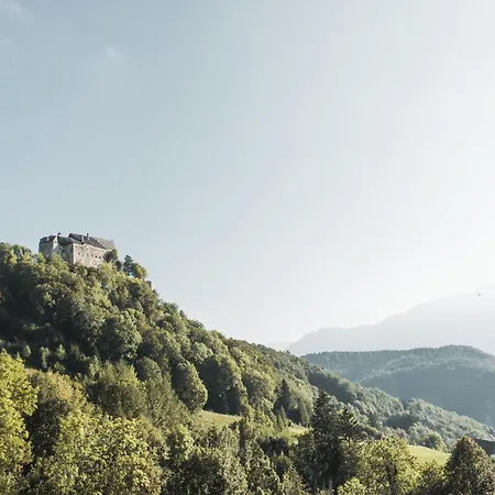 Burg Altpernstein Hotel