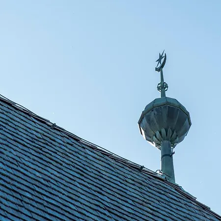 Burg Altpernstein Hotel *