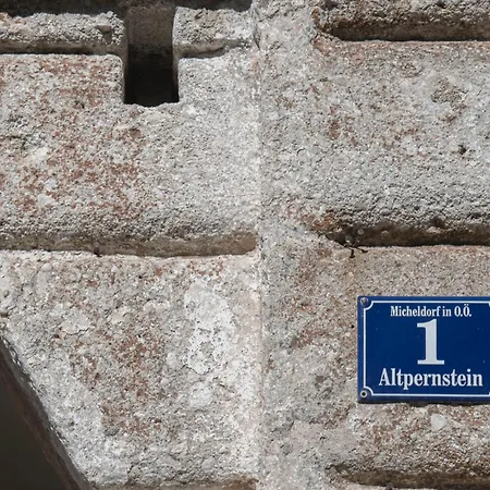 Hotel Burg Altpernstein *