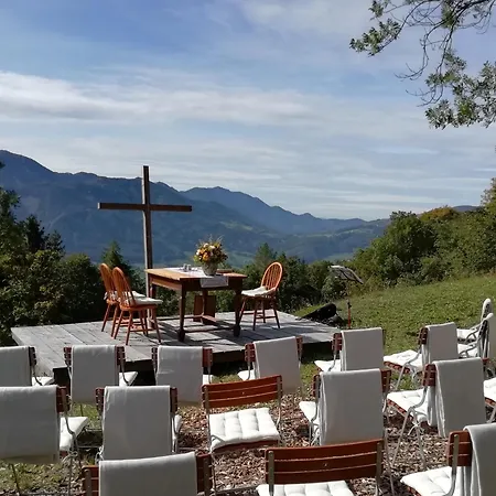 Burg Altpernstein Hotel *