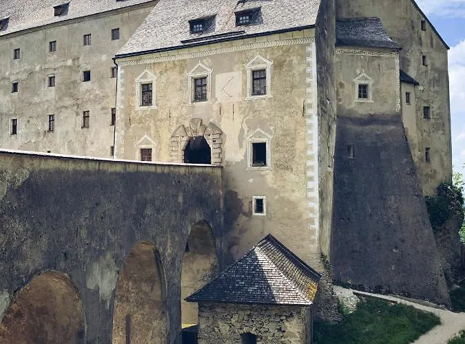 Отель Burg Altpernstein *