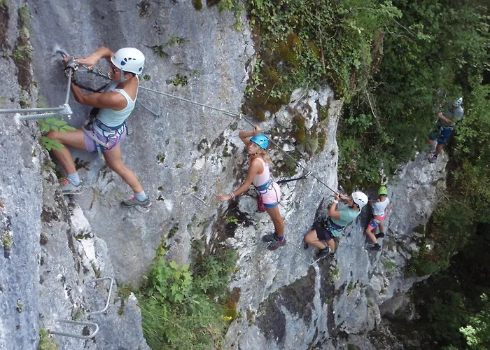 Hotell Burg Altpernstein *