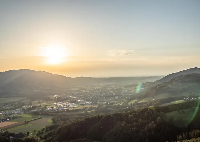 Burg Altpernstein Hotell