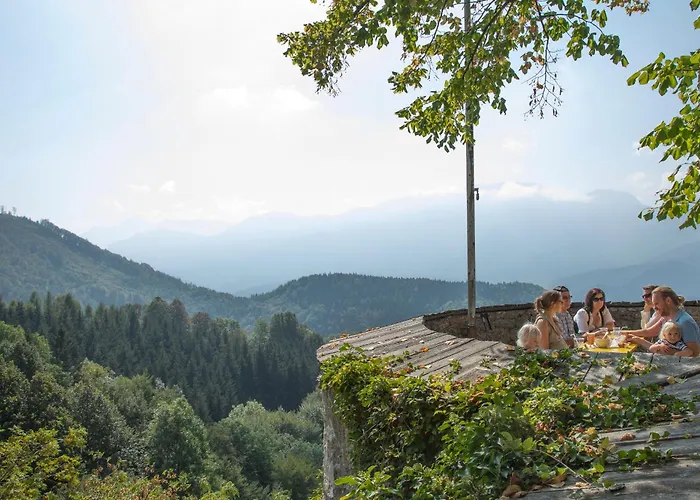 Burg Altpernstein Hotel *