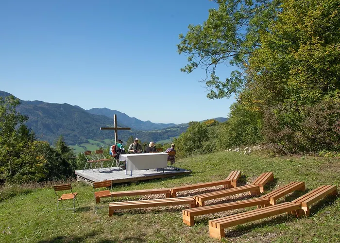 Burg Altpernstein Hotel *