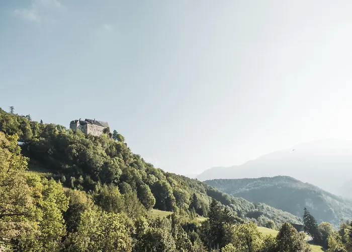 Burg Altpernstein فندق